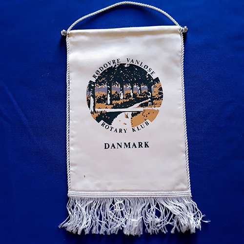 Fanion d'un club du Rotary International