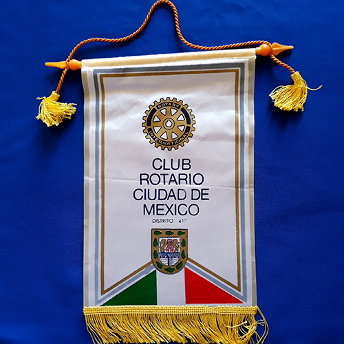 Fanion d'un club du Rotary International