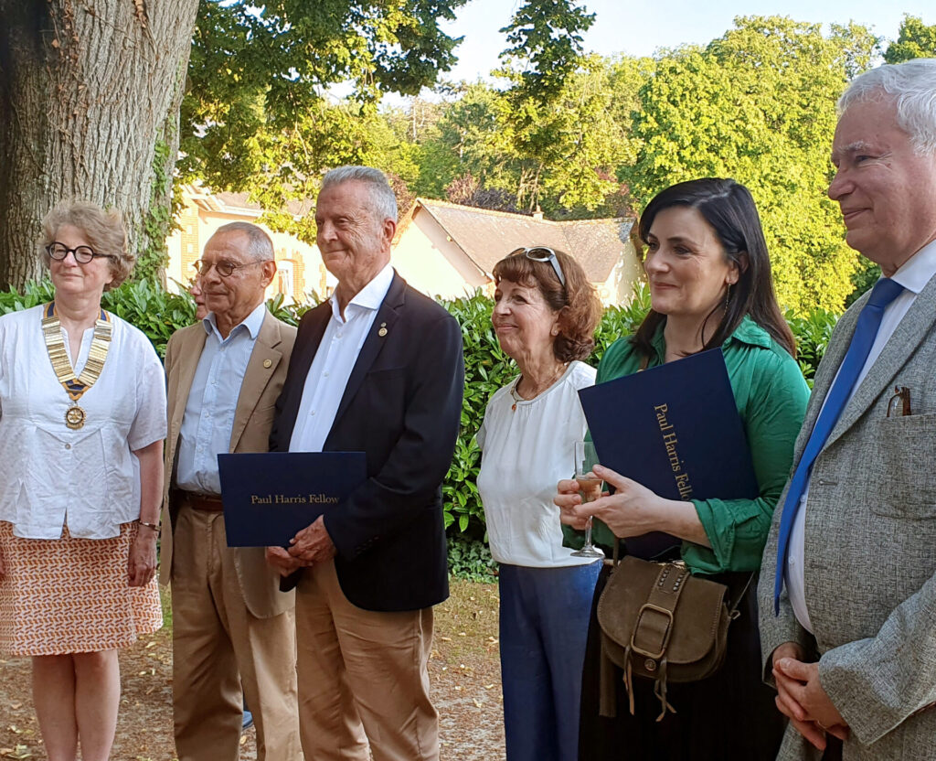 Passation entre 2 présidence du Rotary club Tours Ronsard